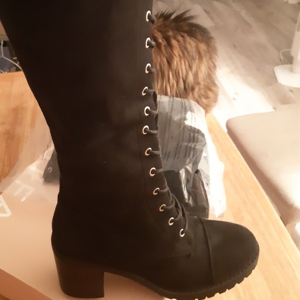 NEW Boots 8.5 with box